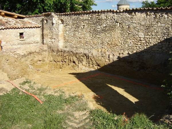 Préparation du terrain pour la construction d'une piscine par Aquarev'Piscines à St Michel l'Observatoire 04870