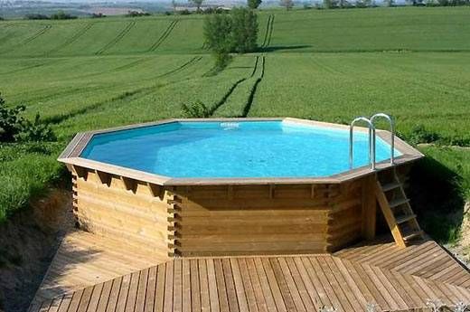 Exemple de piscine bois commercialisée par Aquarev'Piscines à Oraison 04700