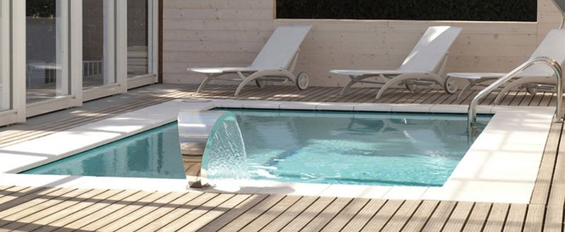 BLUESPRING by LAGHETTO, Aquarev'Piscines opte pour l'essentiel de la piscine à débordement !