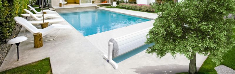 Couverture de piscine automatique par Aquarev'Piscines à Gréoux les bains 04800
